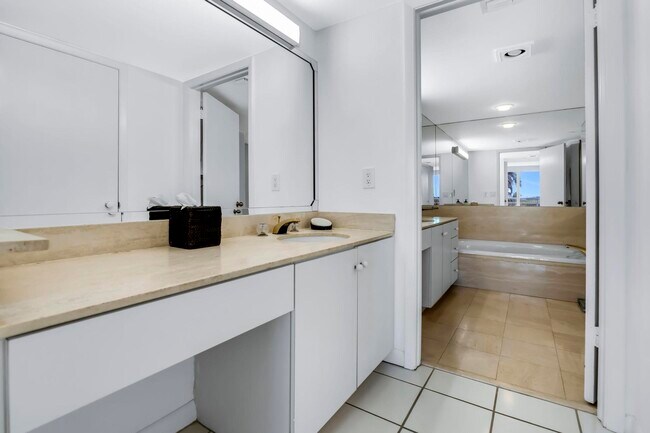 Building Photo - 4201 N Ocean Blvd