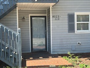 Building Photo - 2 bedroom/2 Bath Condo
