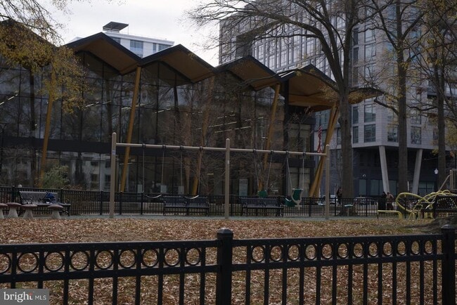 Building Photo - 301 I St SW