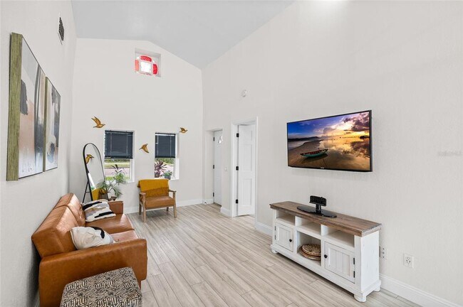 Building Photo - 4920 30th Ave N