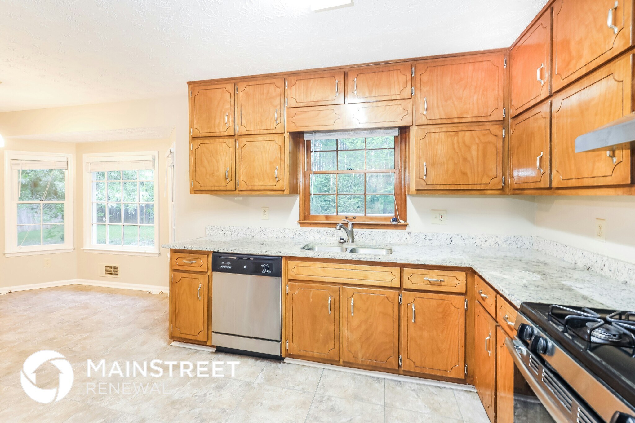 Building Photo - 145 Cowan Dr