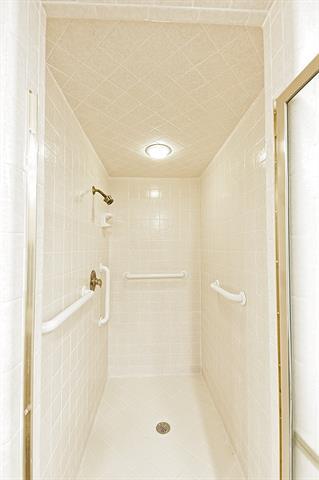 Building Photo - 3217 Squireswood Dr