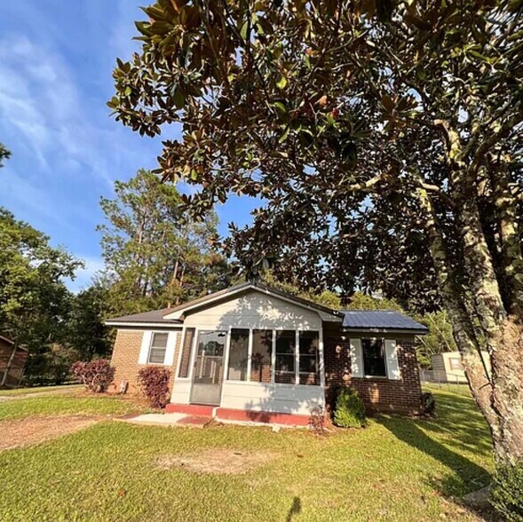 Primary Photo - 88 Means Ave