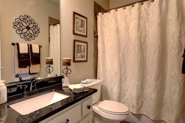 Building Photo - 207 Michael Dr