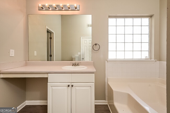 Building Photo - 541 Rosalind Terrace