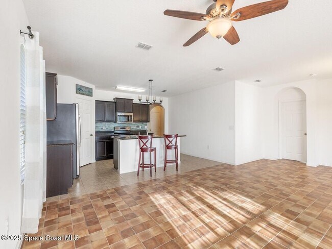 Building Photo - 1440 Lexington Square SW