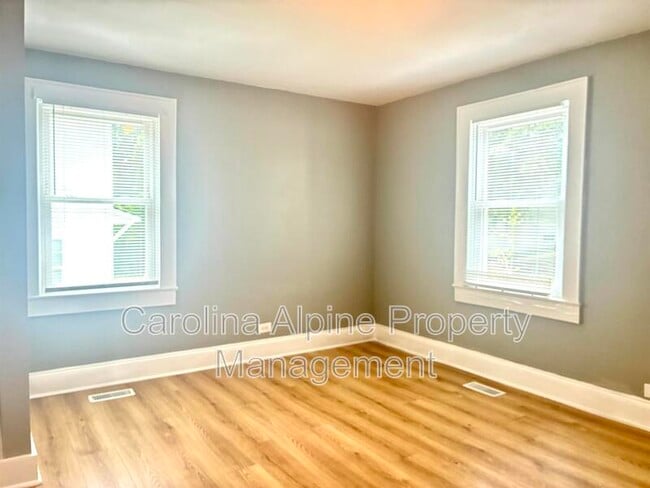 Building Photo - 416 Mint St