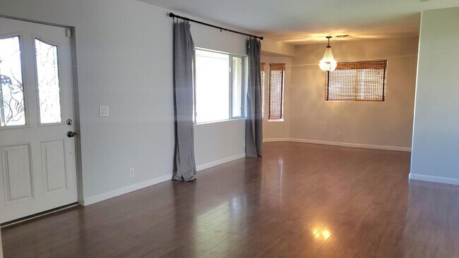 Building Photo - 4128 N 46th Pl