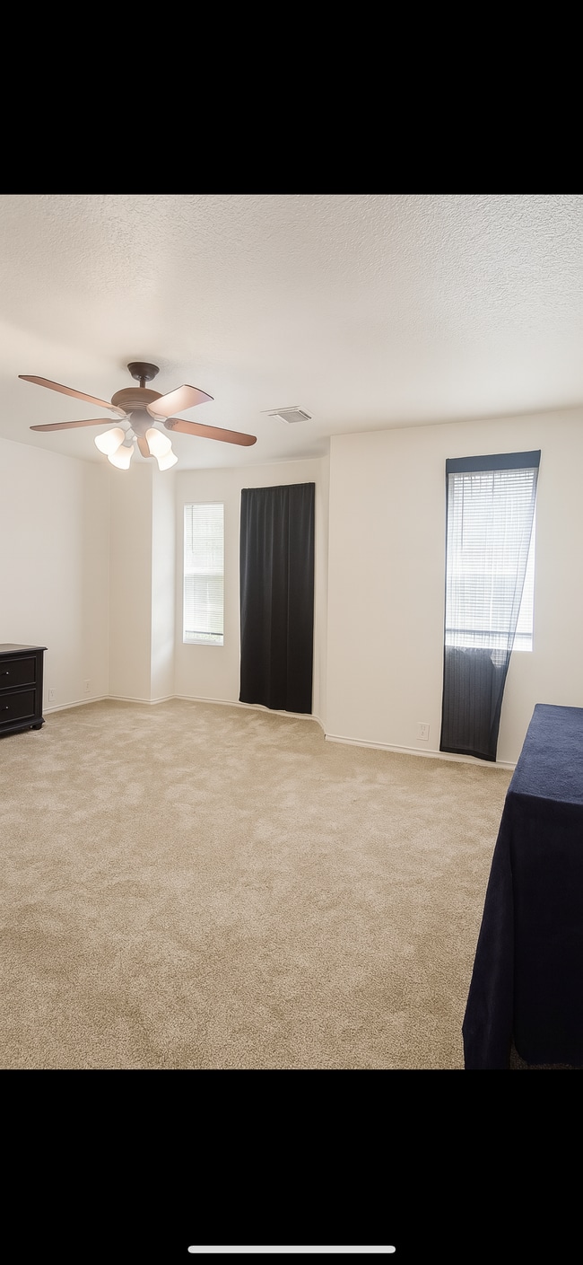 Building Photo - 23827 Pebworth Pl