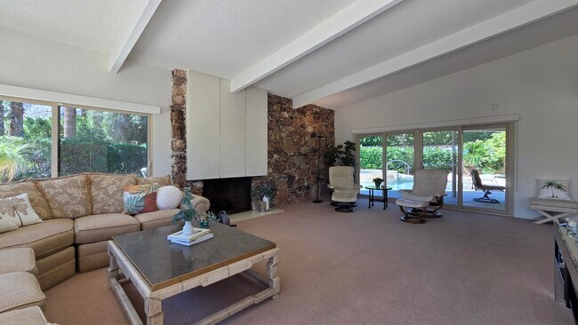 Building Photo - 1303 N Rose Ave