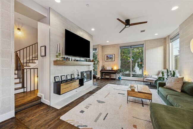 Building Photo - 1822 Morse St