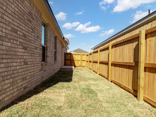 Building Photo - 5110 Rose Gdn Lp