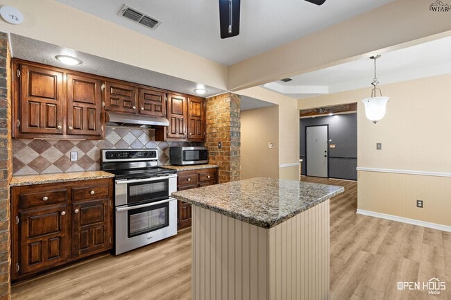 Building Photo - 4708 Stansbury Ln