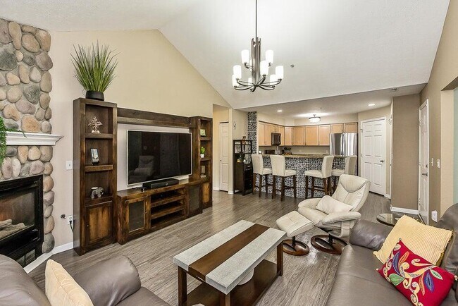 Building Photo - 1550 Oakfield Dr