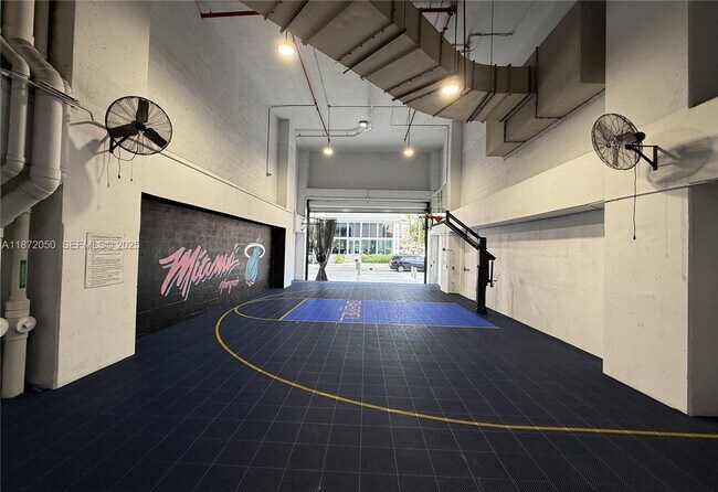 Building Photo - 1100 Biscayne Blvd