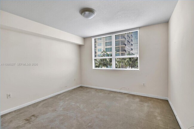 Building Photo - 610 W Las Olas Blvd