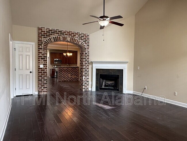 Building Photo - 1012 Scarlet Woods