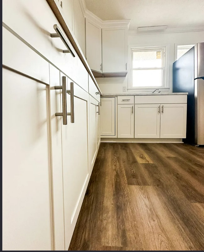 Building Photo - 2725 Blackman Rd