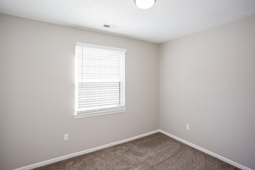 Building Photo - 6682 Dunsany Ct