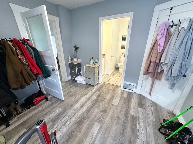 Building Photo - 382 N 200 E