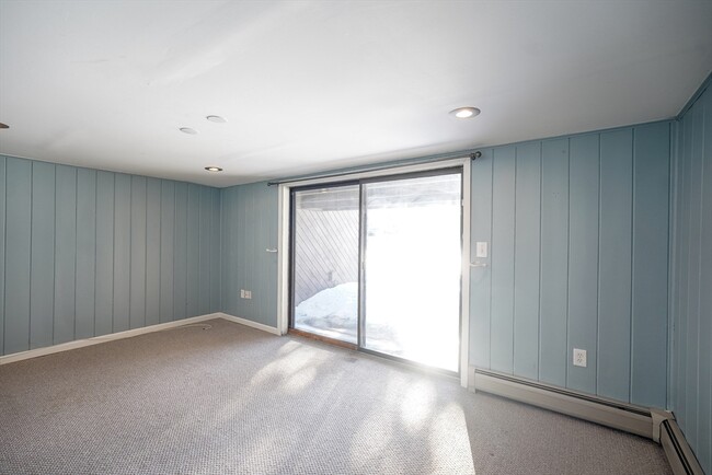 Building Photo - 40 Spring Cove Rd