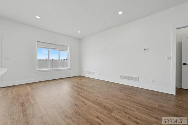 Building Photo - 367 Eliza Joy Ln