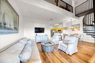 Building Photo - Fully furnished 3-Bedroom in The Plaza of Destin