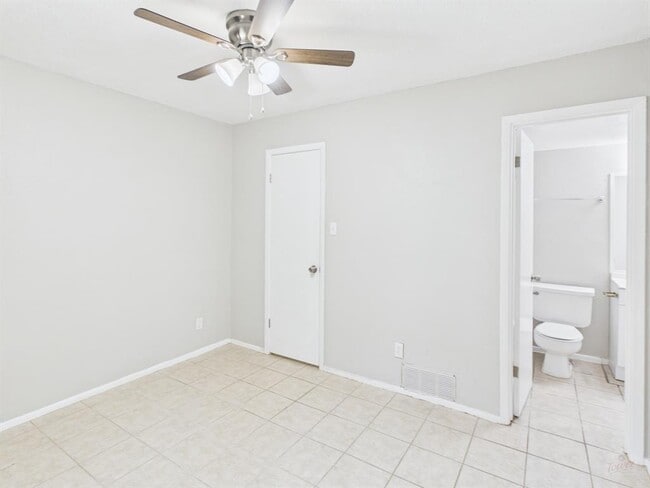 Building Photo - 2500 Burleson Rd