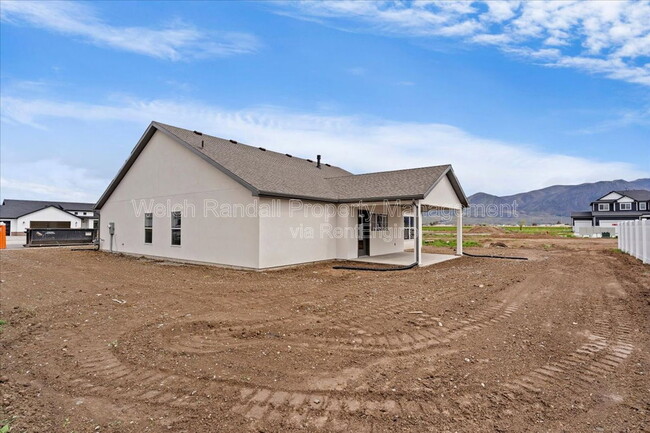 Building Photo - 834 E 300 N