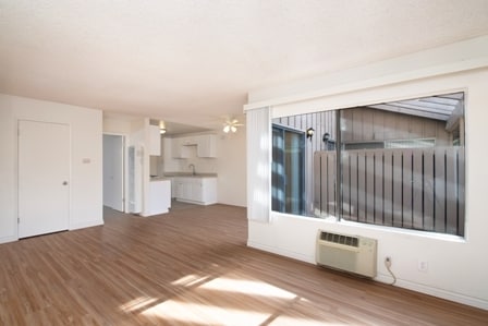 Building Photo - 4898 Liverpool St
