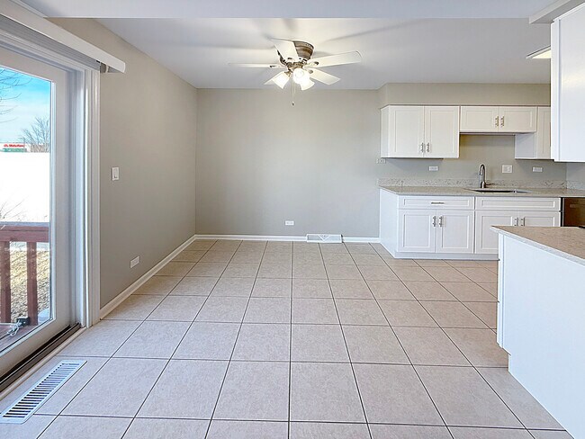 Building Photo - 63 Spuhler Dr