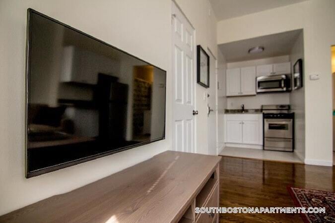 Building Photo - 538 E Broadway