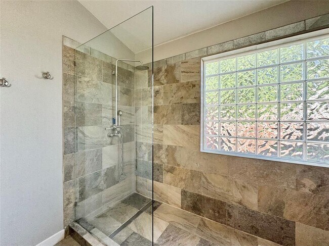 Building Photo - 311 Glen Valley Lane