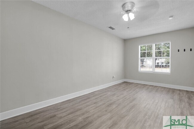 Building Photo - 20 Quail Forest Dr