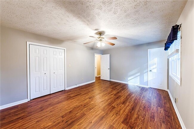 Building Photo - 4161 W Pointe Dr NW