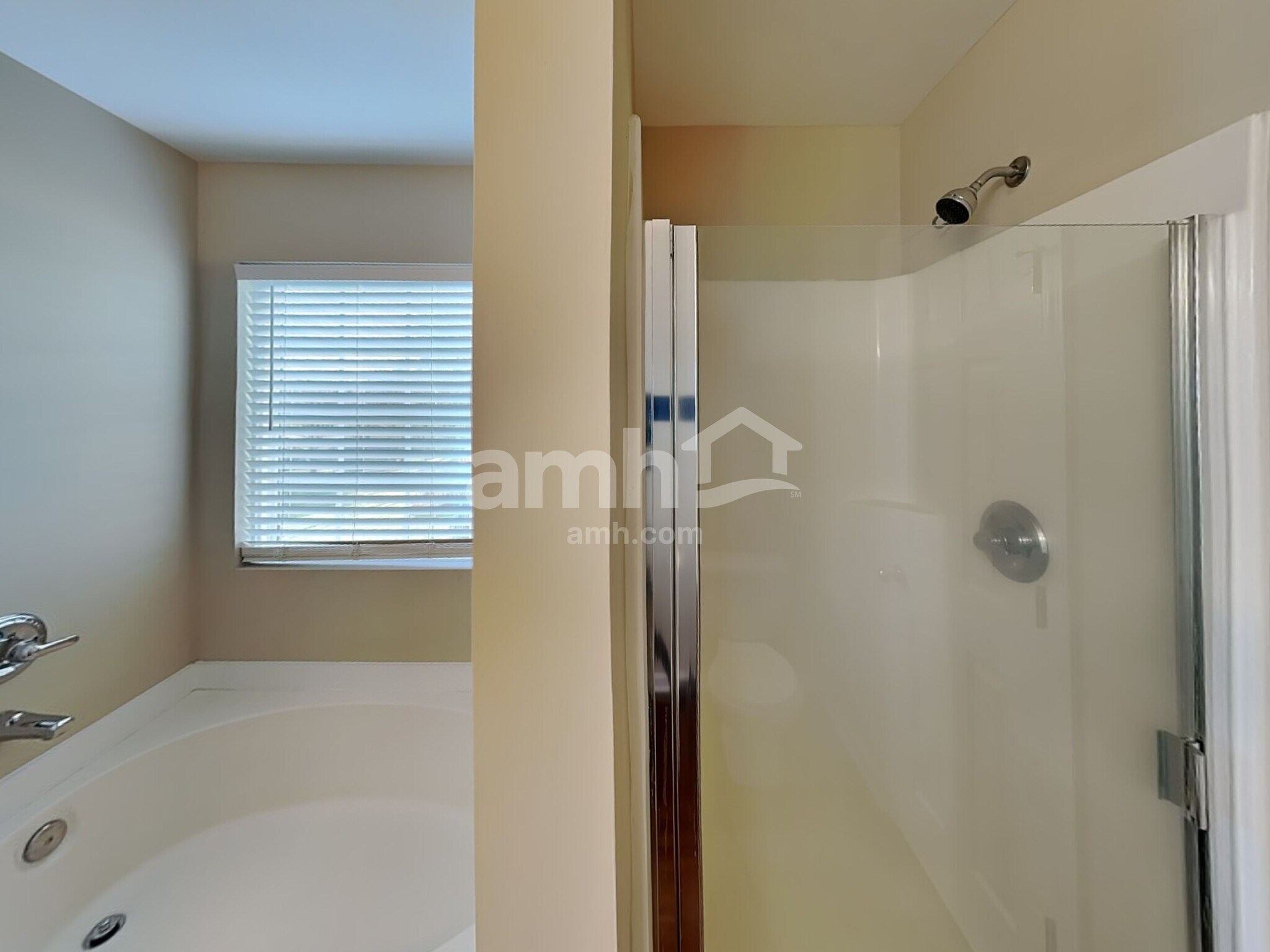 Building Photo - 1308 Chapman Ct