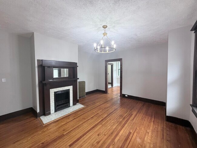 Building Photo - 1258 Agnes Pl