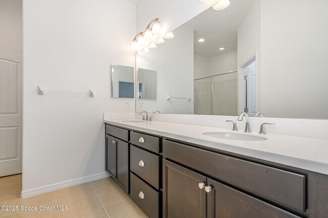 Building Photo - 2688 Avalonia Dr
