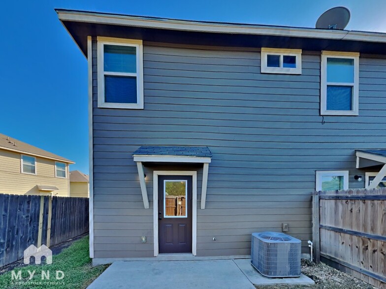 Building Photo - 6415 Melanzane Ave