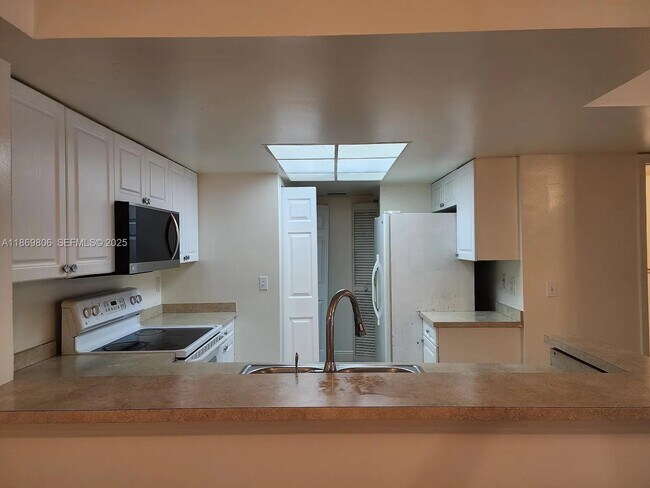 Building Photo - 9022 W Atlantic Blvd