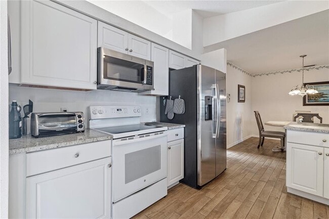 Building Photo - 6460 Blueberry Dr