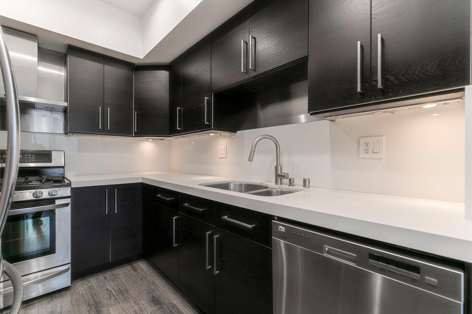 Building Photo - 234 N Kenwood St