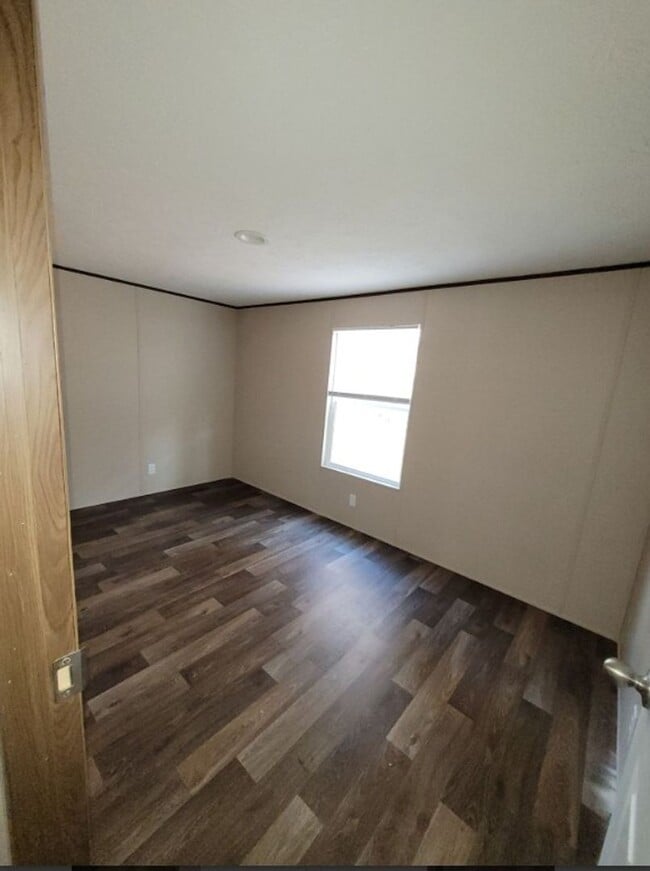 Building Photo - NOW ACCEPTING APPLICATIONS: Madison Co- Colbert, GA- Three Bedroom and Two Bathroom Manufactured ...