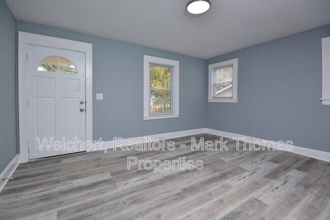 Building Photo - 216 N Guthrie Ave