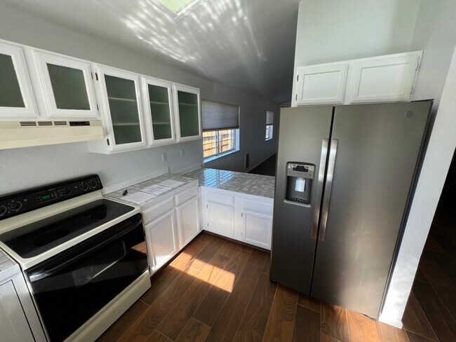 Building Photo - 1041 Deena Way