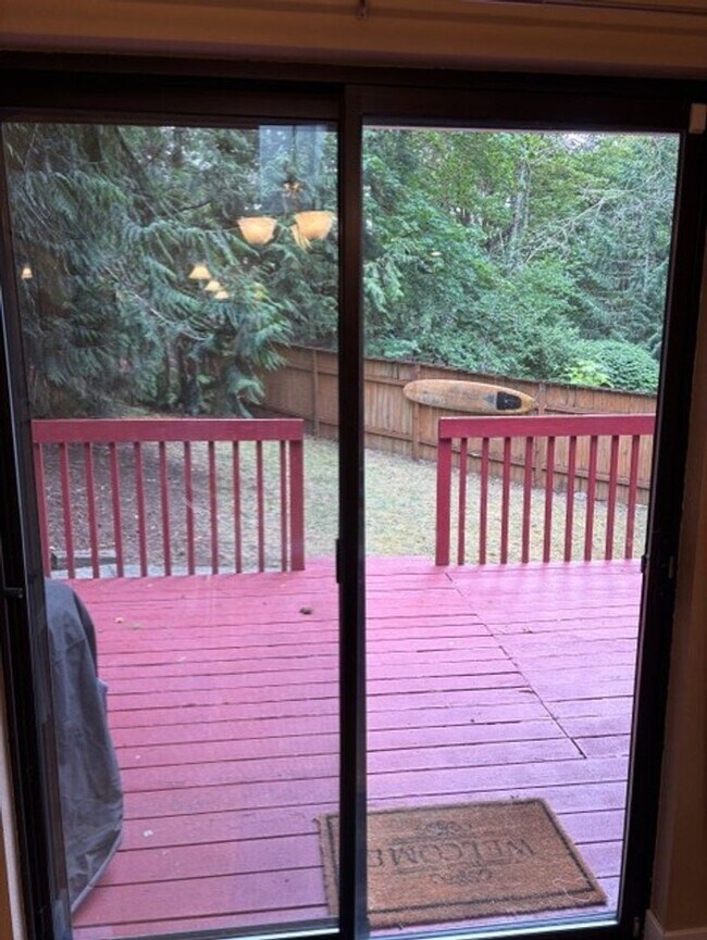 Building Photo - Fully Furnished Cozy 2-Bedroom Living in Desirable Tumwater Hill