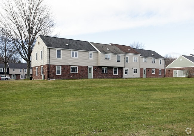 Building Photo - Pakachoag Village