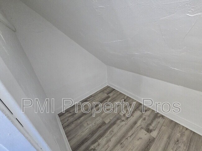 Building Photo - 2509A North Buffum Street