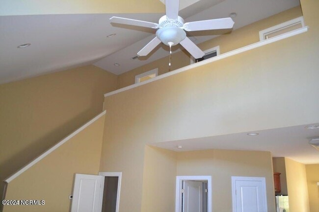 Building Photo - 128 Cypress Cir