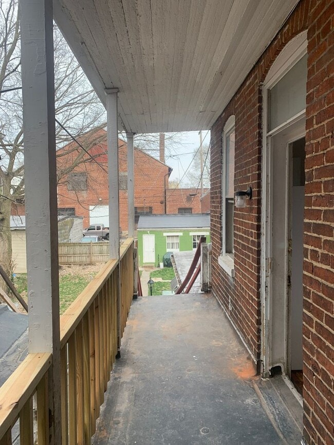 Building Photo - 3 Bedrooms on the Avenues York City